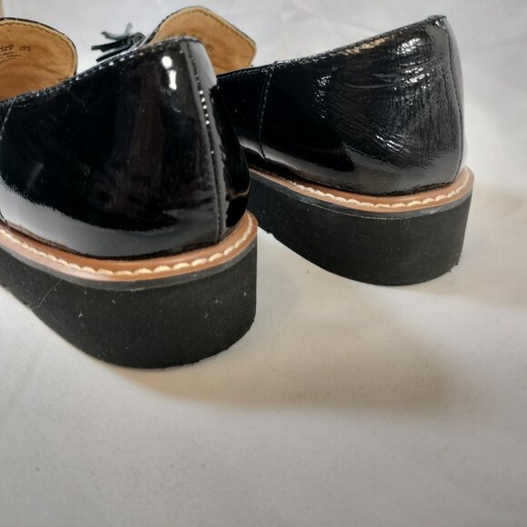 Naturalizer August Black Patent Leather Tassel Loafers - Picture 7 of 9